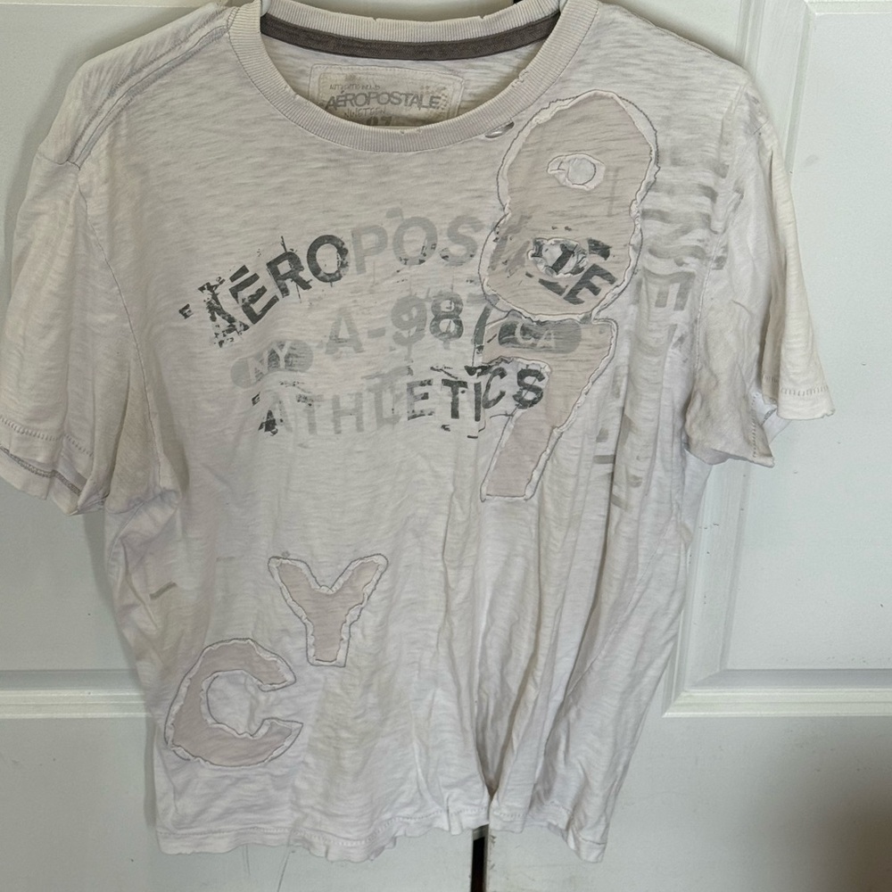 Aeropostale Light Gray Graphic Tee